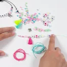 Farbe Totum Buchstaben-Armband-Bastelset