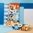 Bluey Happy Moments Badetuch, Strandtuch 70x140cm (Schnelltrocknend)