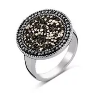 Victoria Silberfarbener Ring mit schwarzem Stein